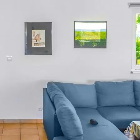 2 Bedroom Stunning Home In Nowe Warpno 度假居 *