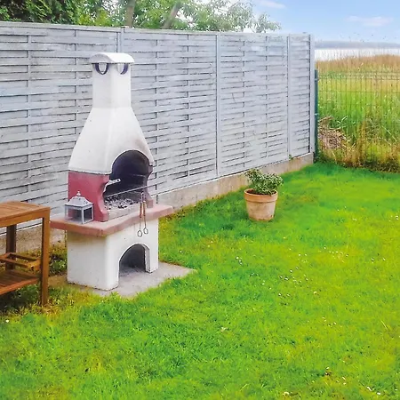 2 Bedroom Stunning Home In Nowe Warpno