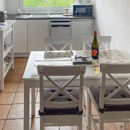 2 Bedroom Stunning Home In Nowe Warpno 度假居